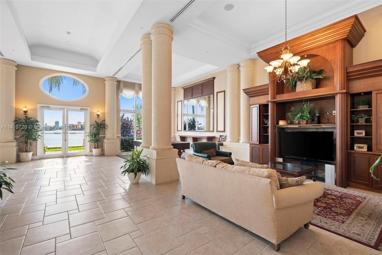 PORTO BELLAGIO CONDO - Residential