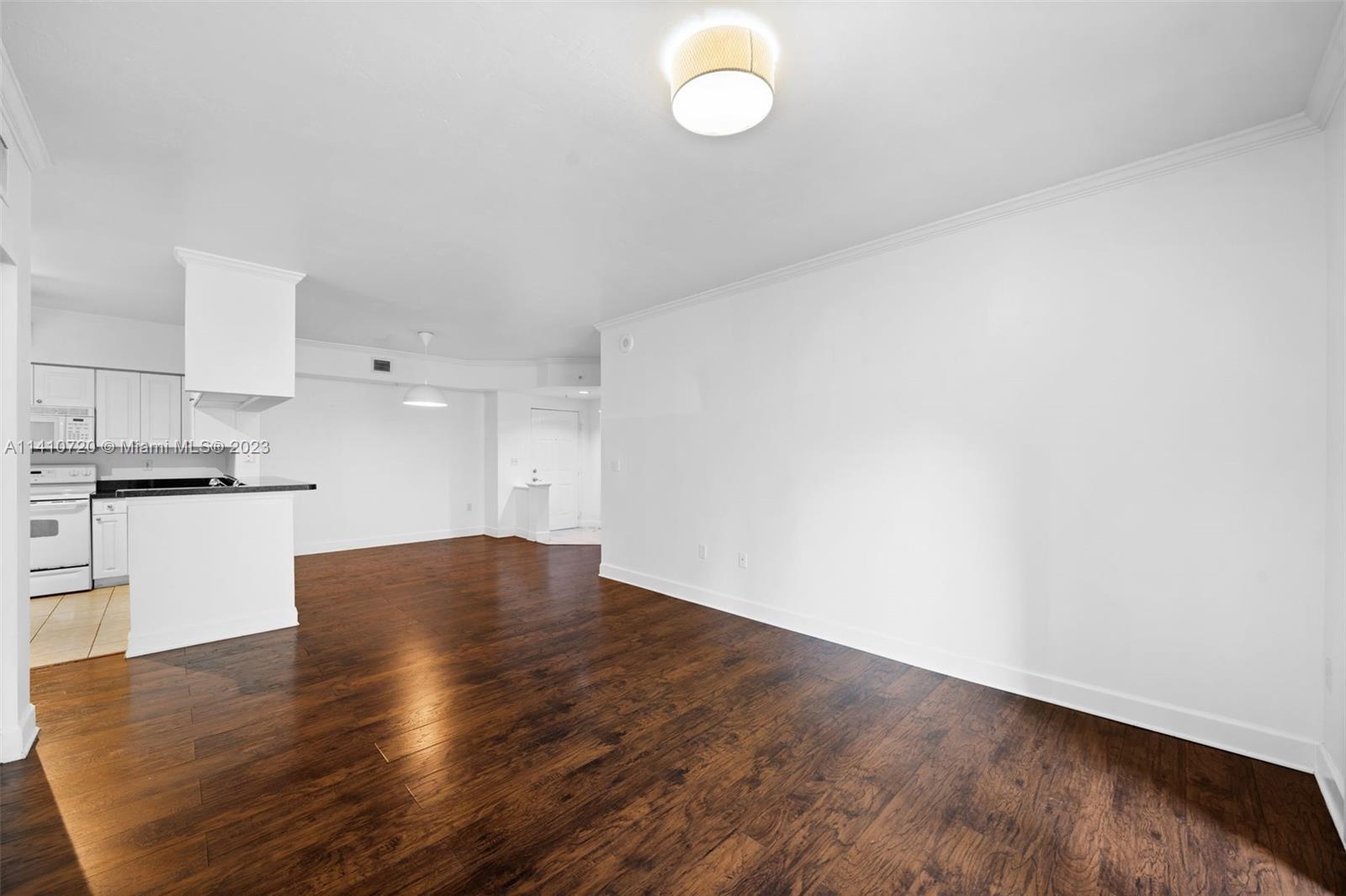 PORTO BELLAGIO CONDO - Residential