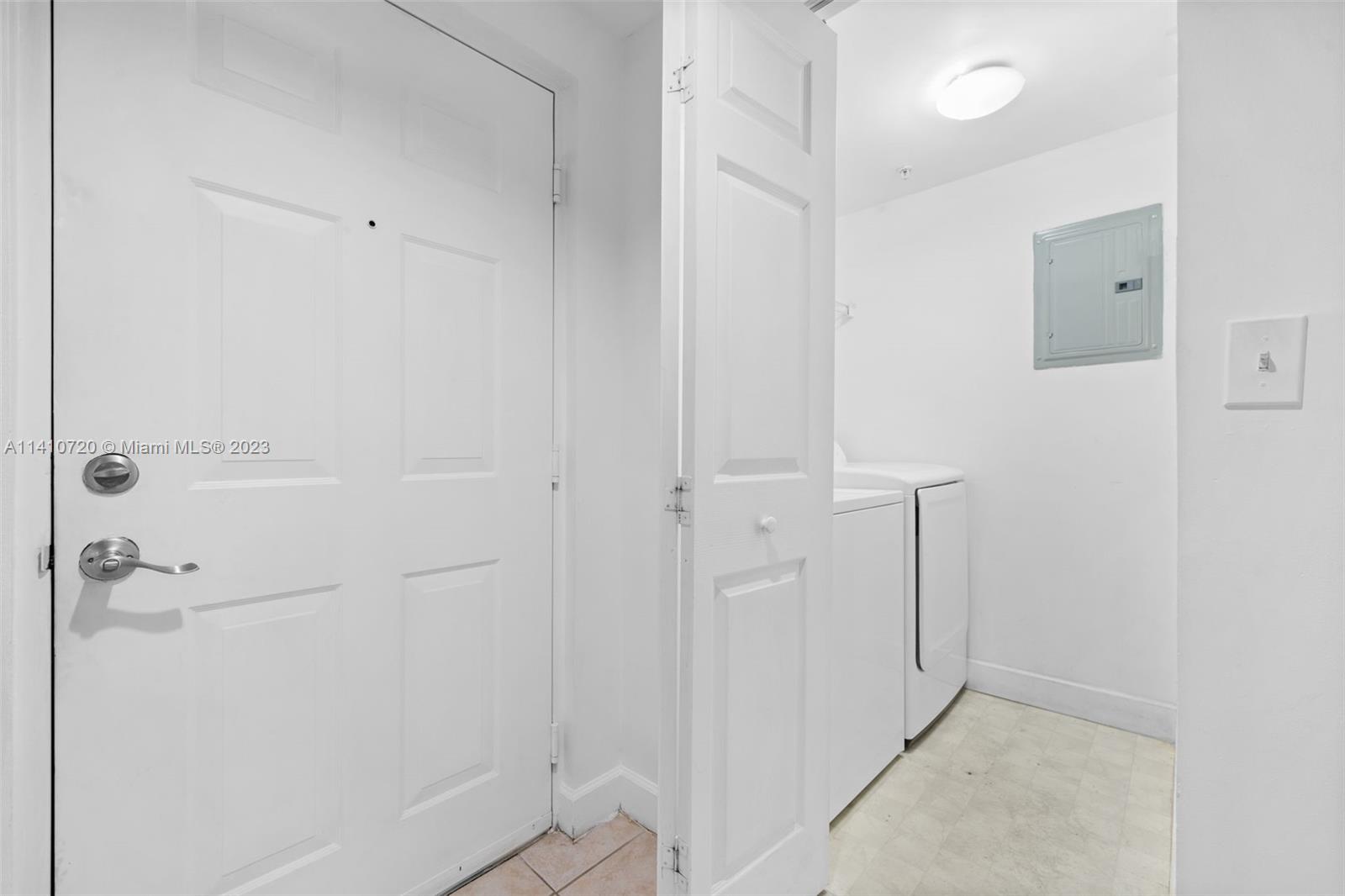 PORTO BELLAGIO CONDO - Residential
