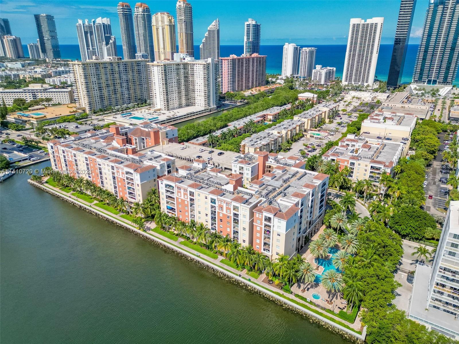 PORTO BELLAGIO CONDO - Residential