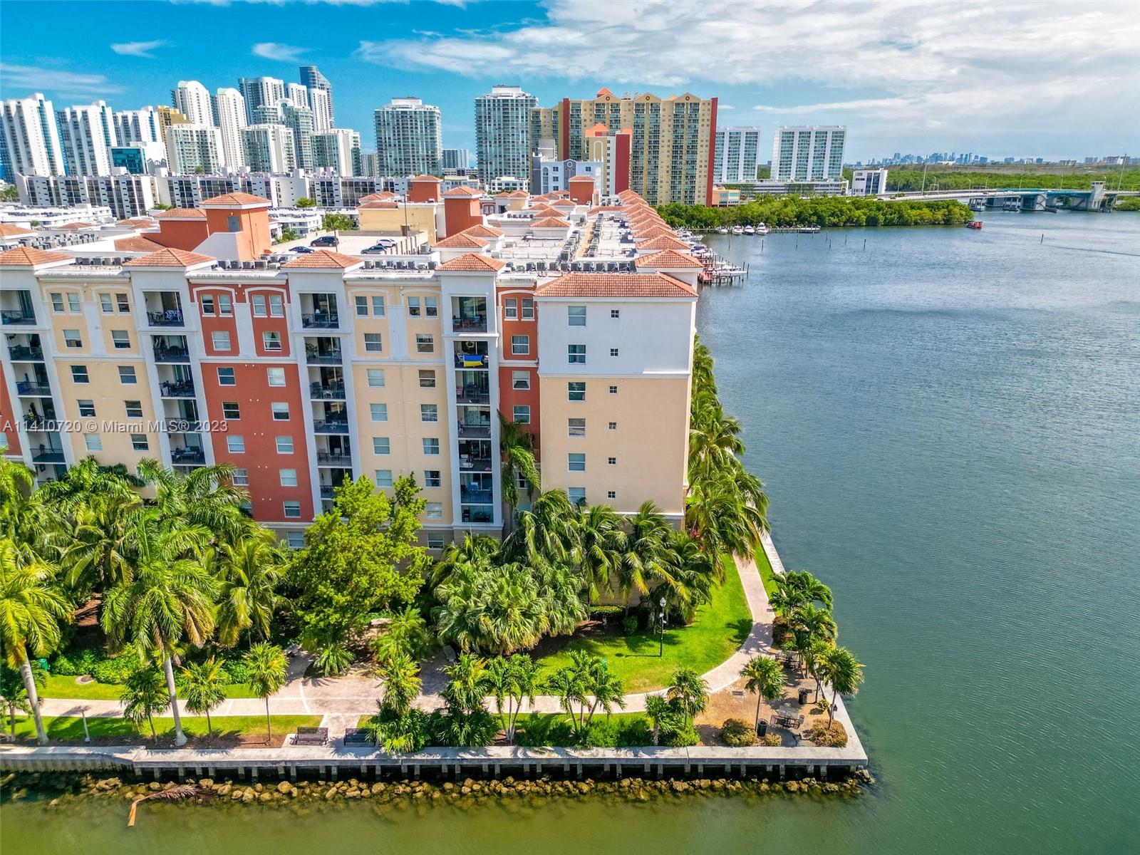 PORTO BELLAGIO CONDO - Residential
