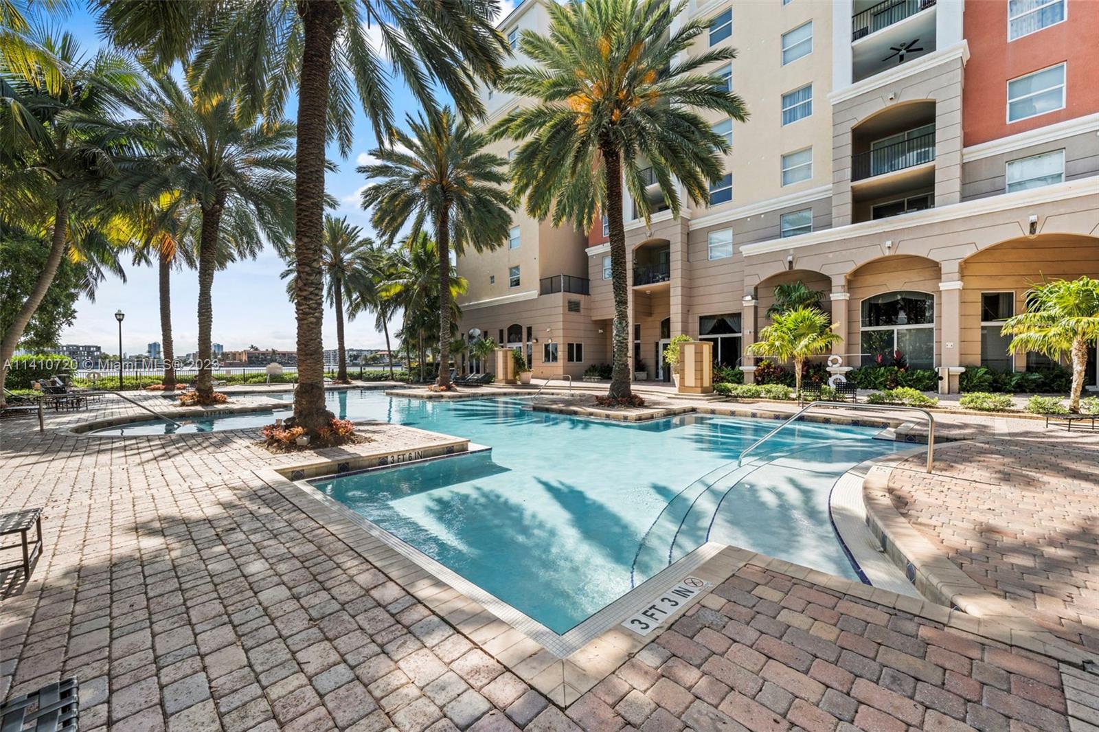 PORTO BELLAGIO CONDO - Residential