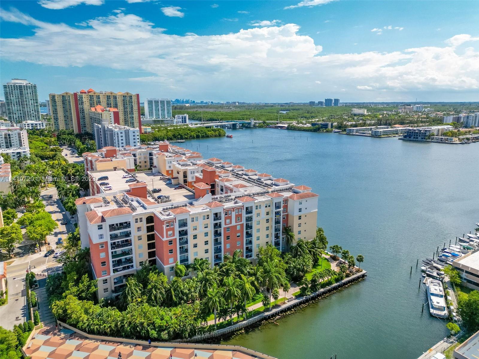 PORTO BELLAGIO CONDO - Residential
