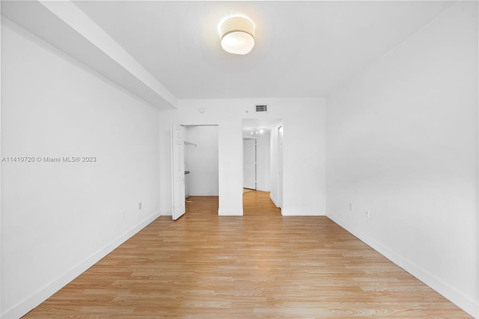 PORTO BELLAGIO CONDO - Residential