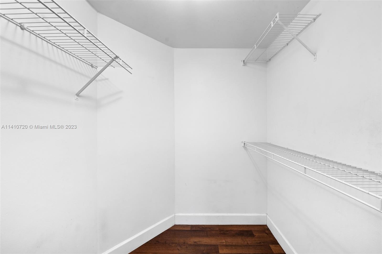 PORTO BELLAGIO CONDO - Residential