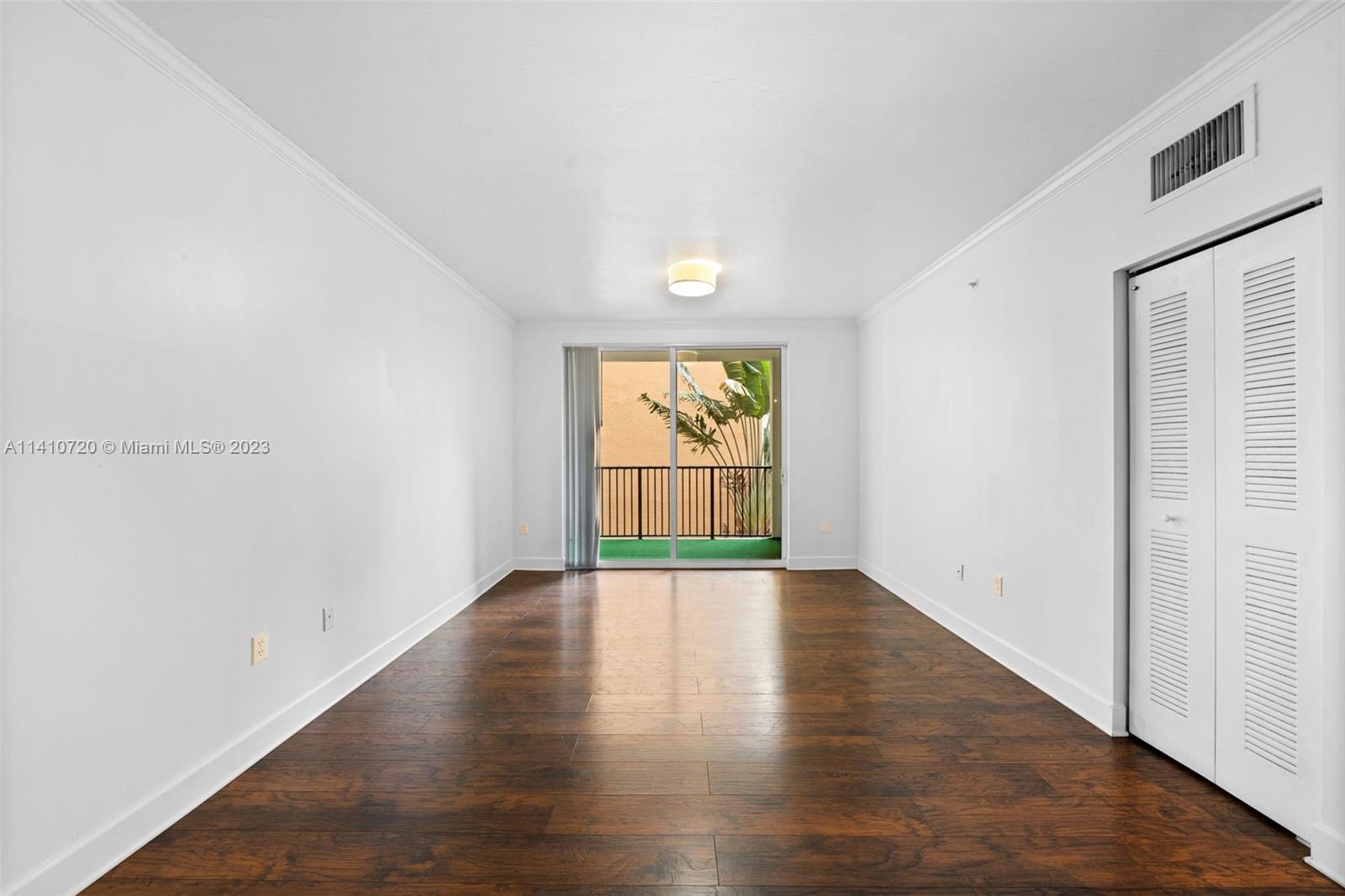 PORTO BELLAGIO CONDO - Residential