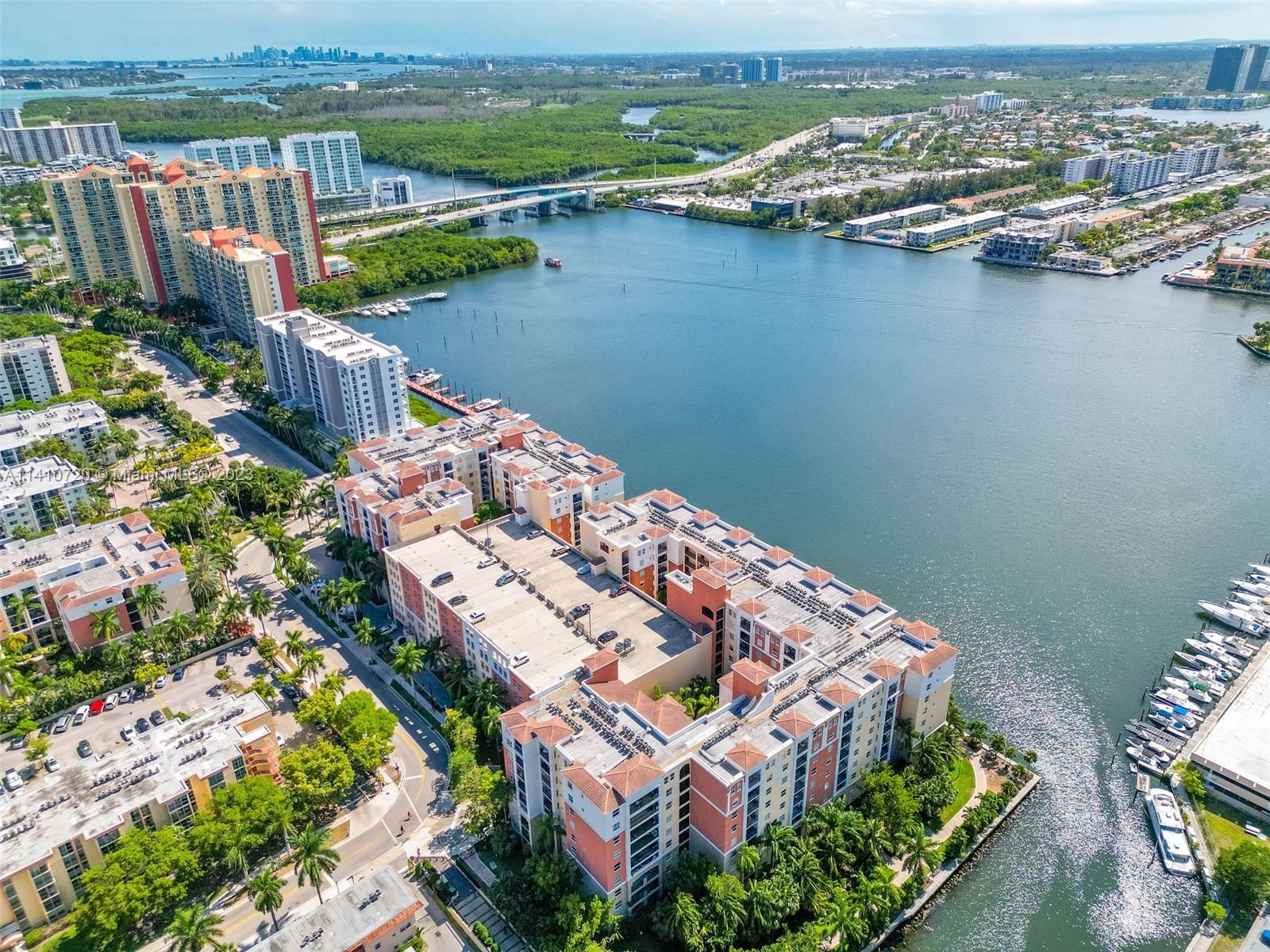 PORTO BELLAGIO CONDO - Residential