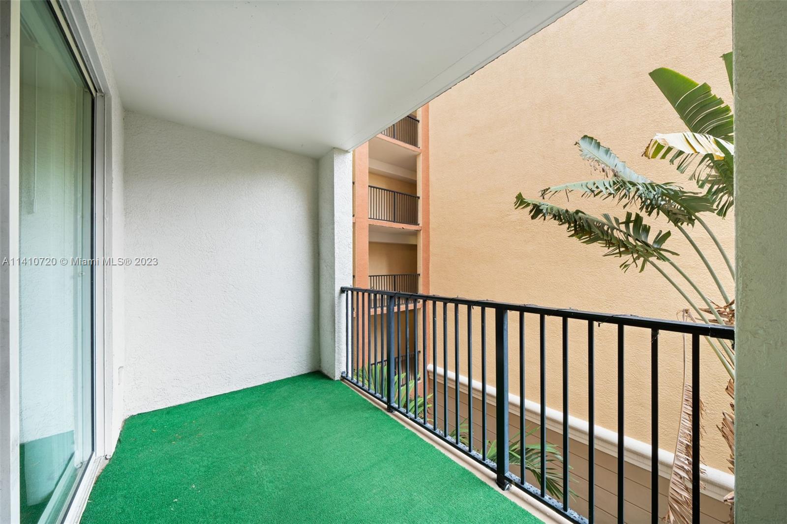 PORTO BELLAGIO CONDO - Residential