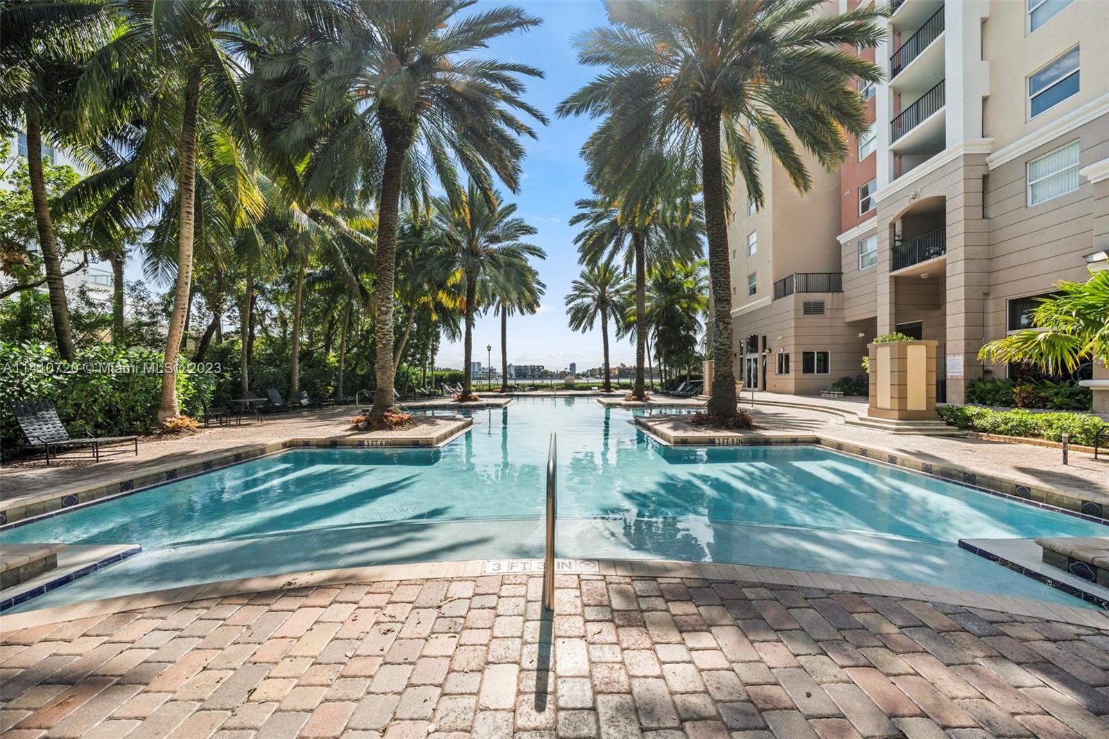 PORTO BELLAGIO CONDO - Residential