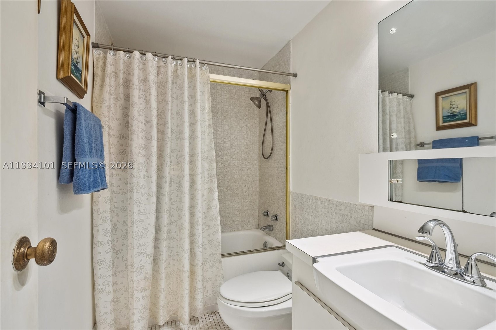 ALEXANDER TOWERS CONDO - Residential