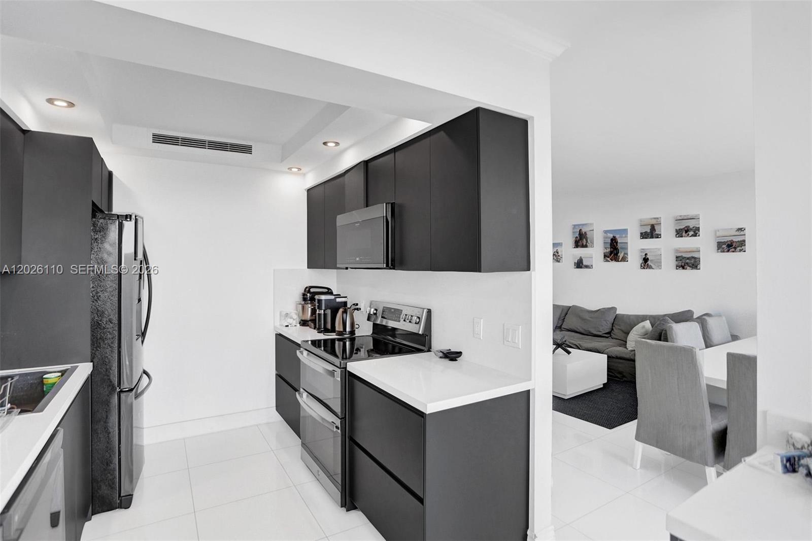 2000 ISL BLVD WILLIAMS IS - Residential Lease