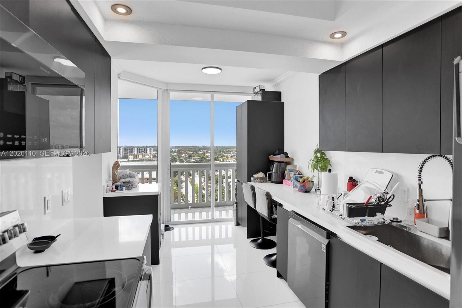 2000 ISL BLVD WILLIAMS IS - Residential Lease