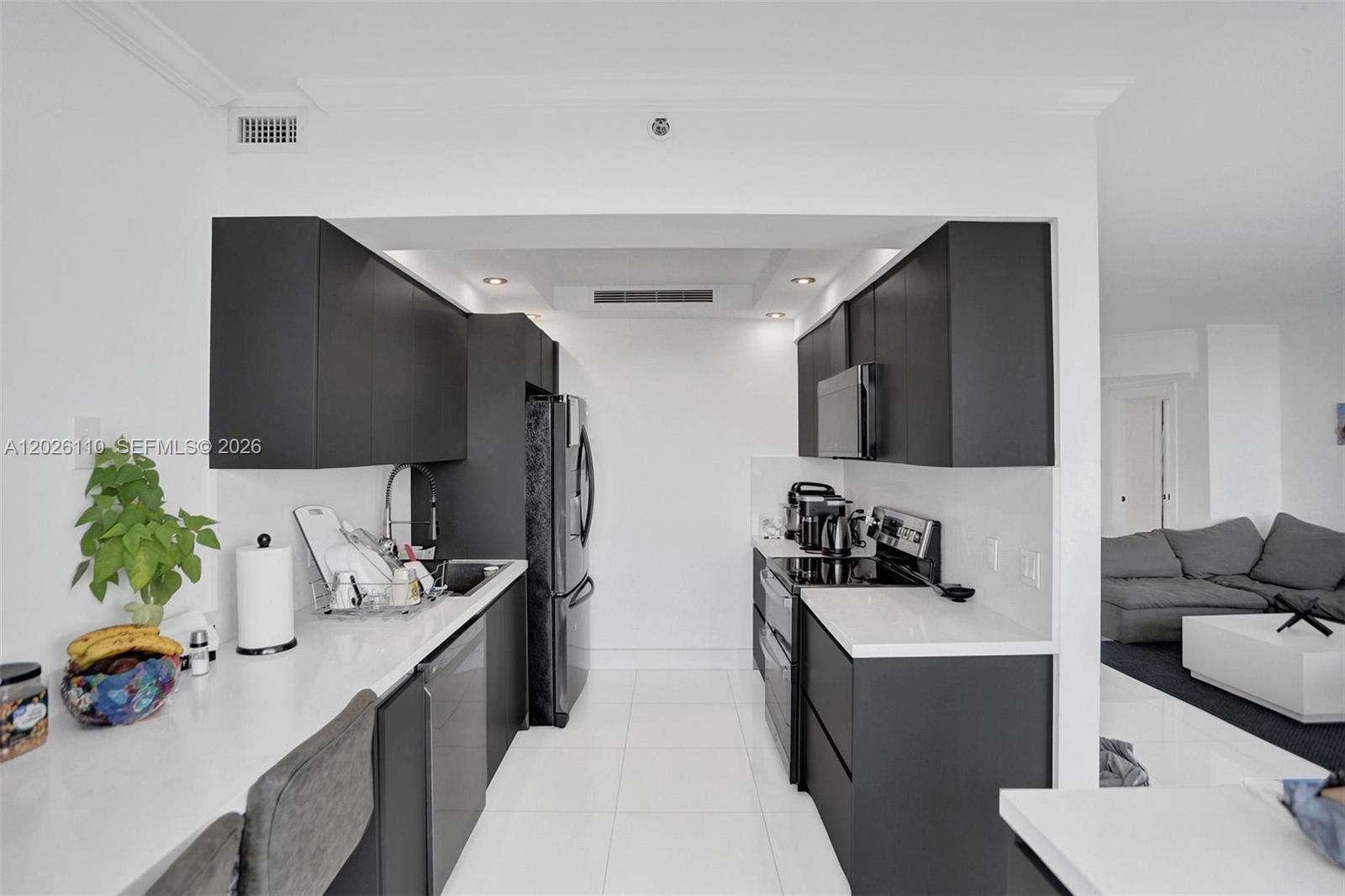 2000 ISL BLVD WILLIAMS IS - Residential Lease
