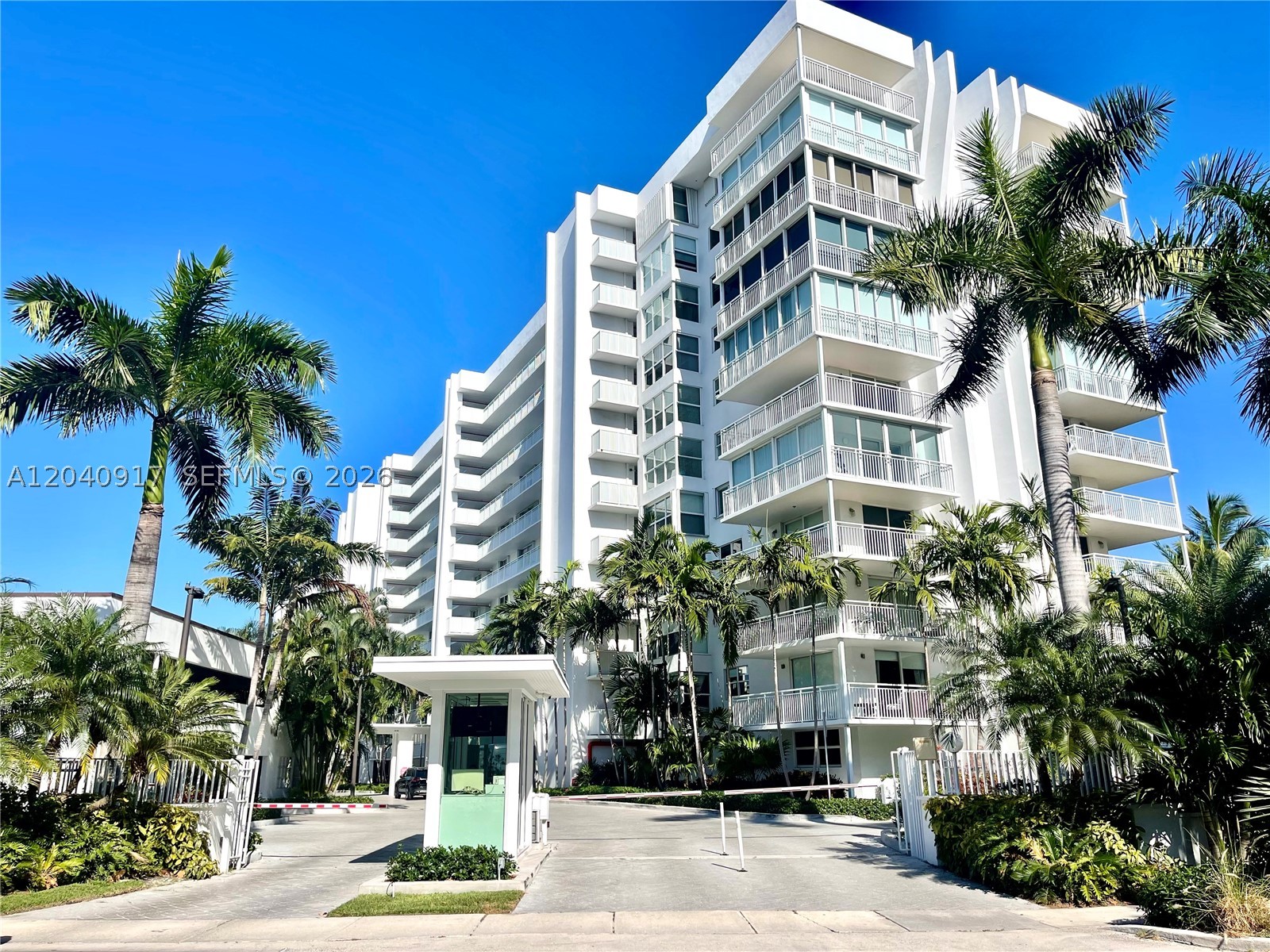 SANDS OF KEY BISCAYNE CON - Residential