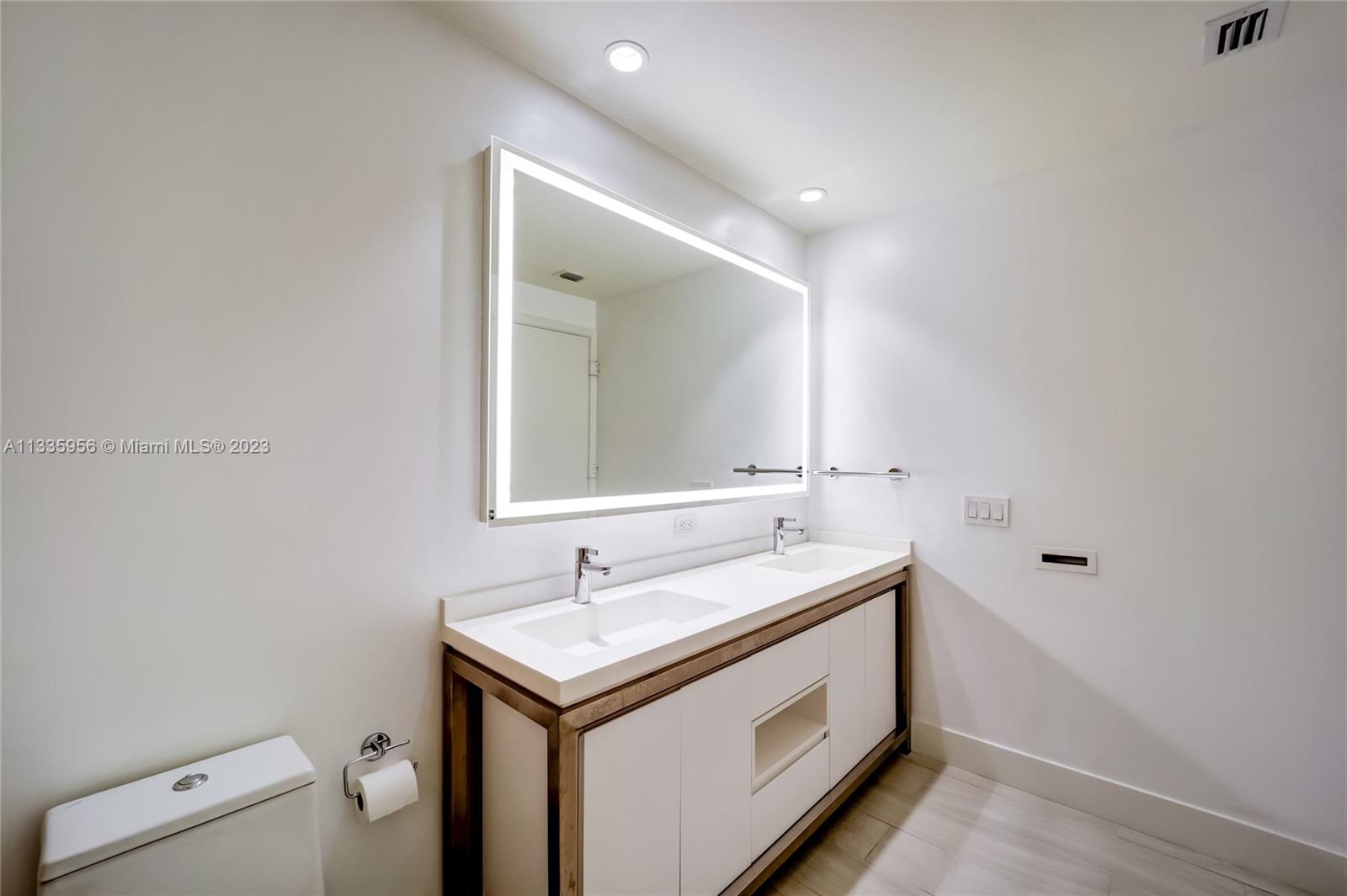 METROPICA NORTH TOWER ONE - Residential Lease