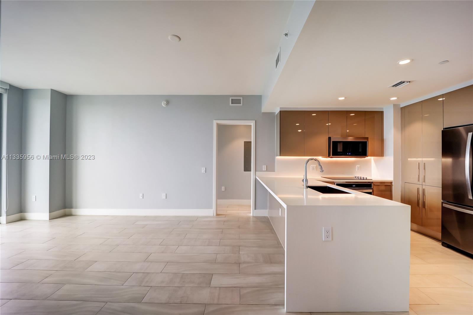 METROPICA NORTH TOWER ONE - Residential Lease