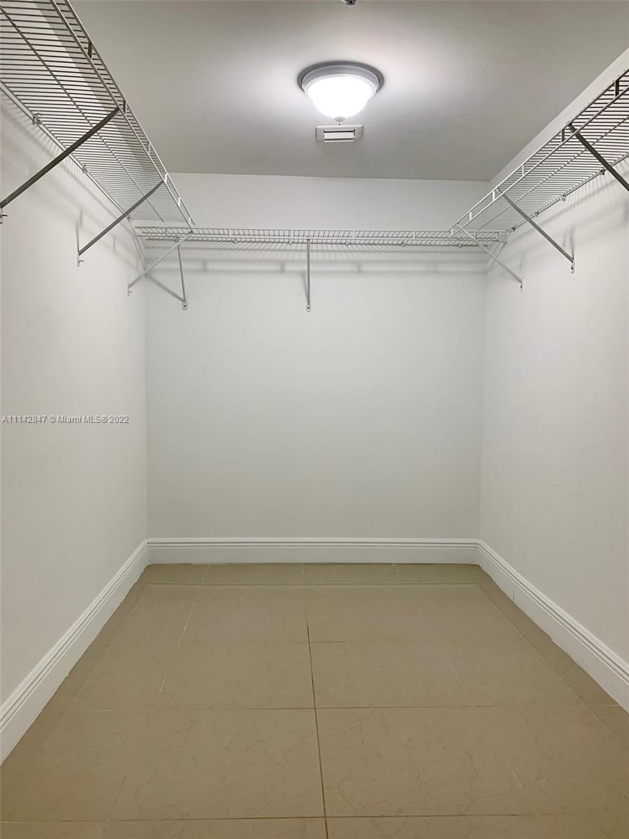 THE CLUB AT BRICKELL BAY - Residential