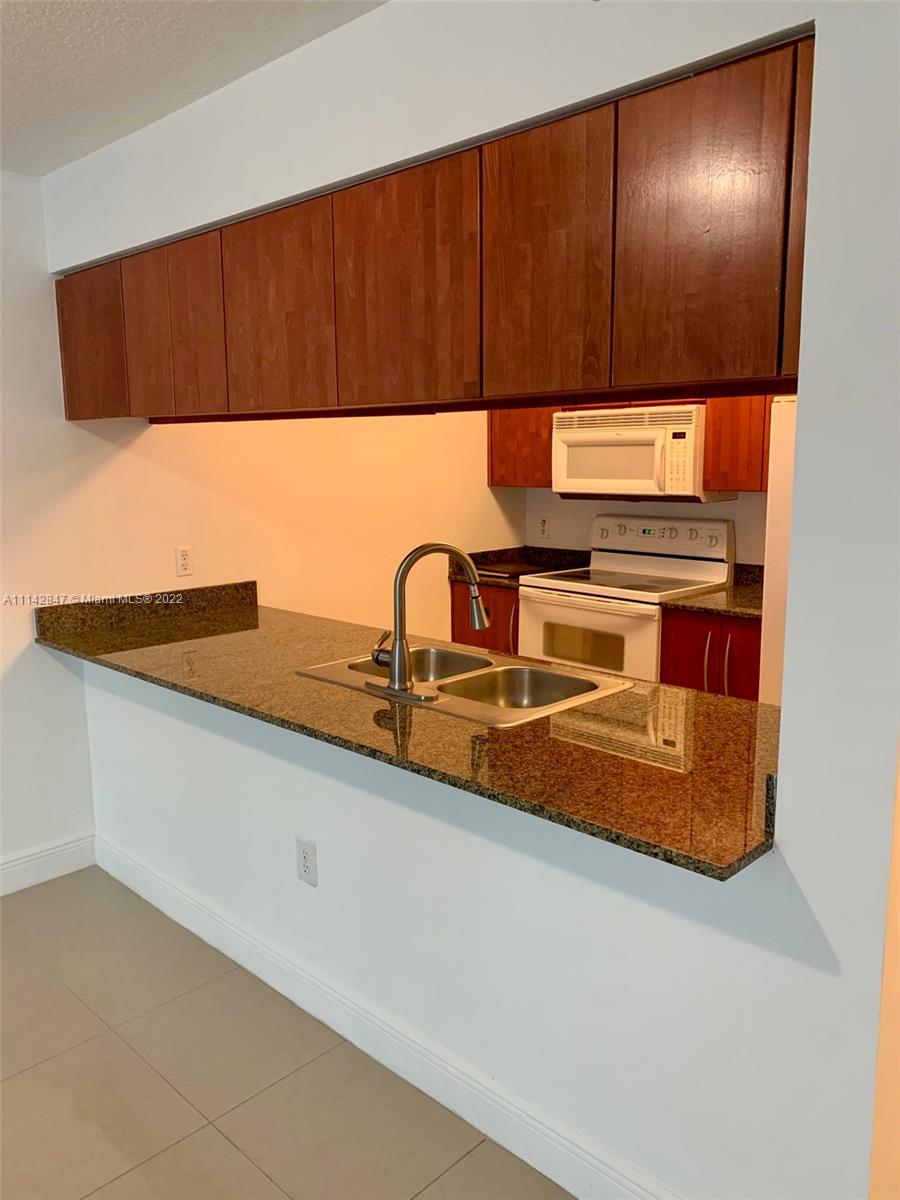 THE CLUB AT BRICKELL BAY - Residential
