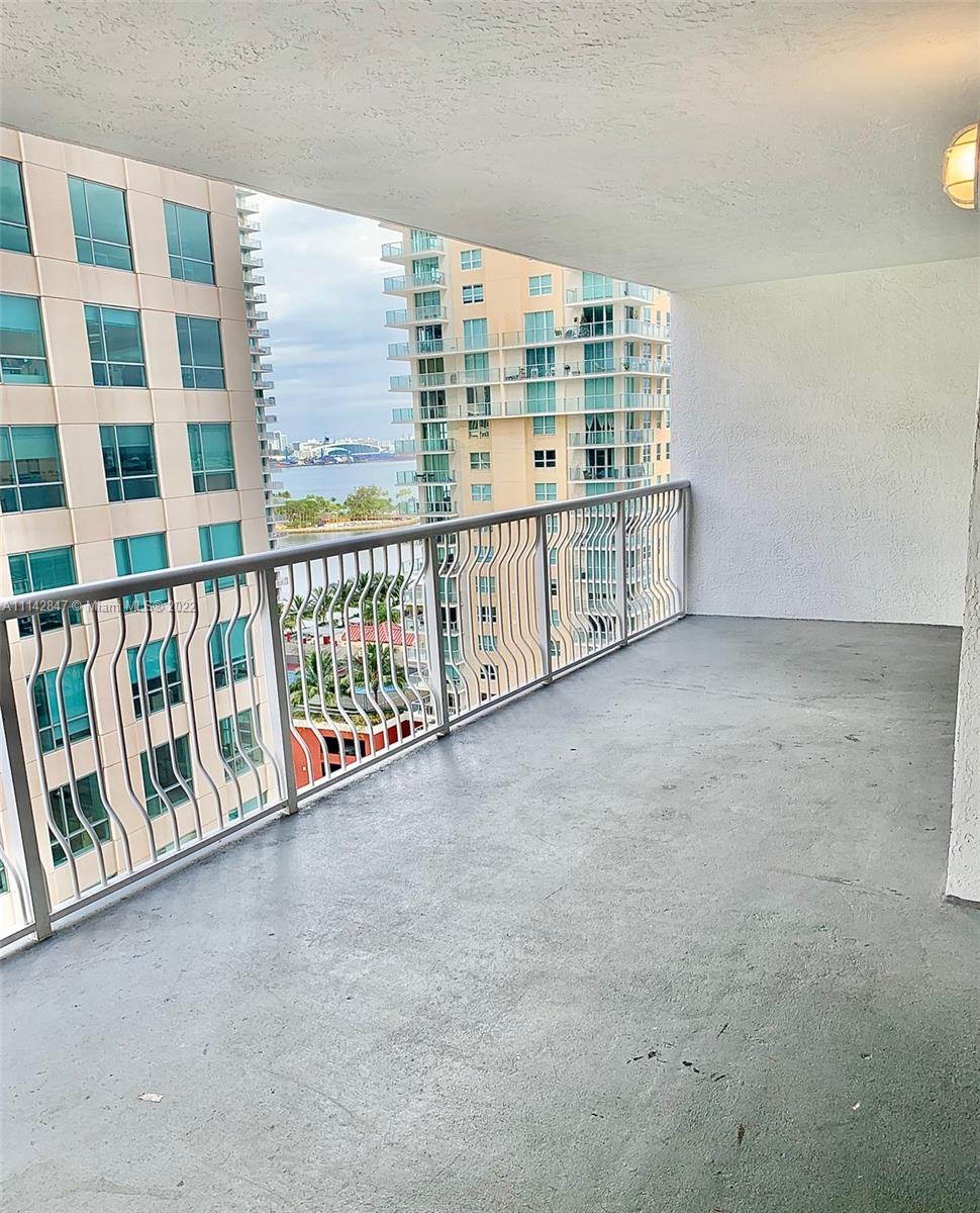 THE CLUB AT BRICKELL BAY - Residential
