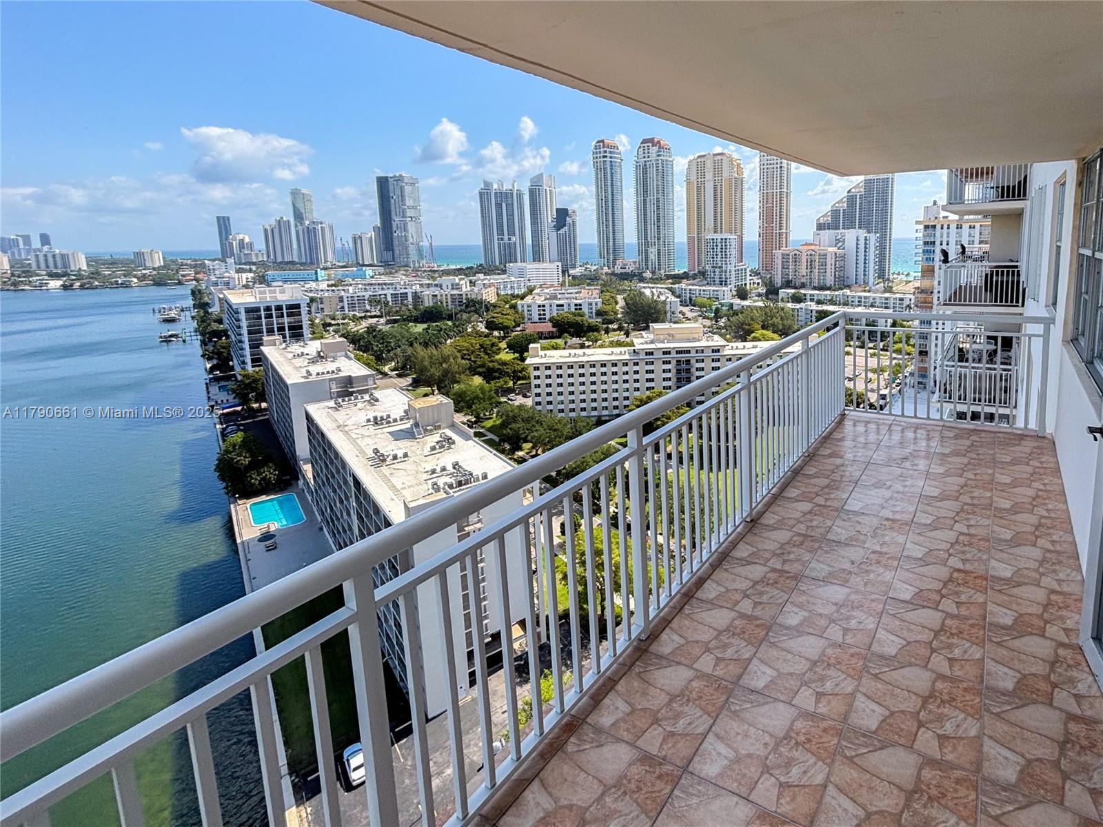 WINSTON TOWERS 200 - Residential