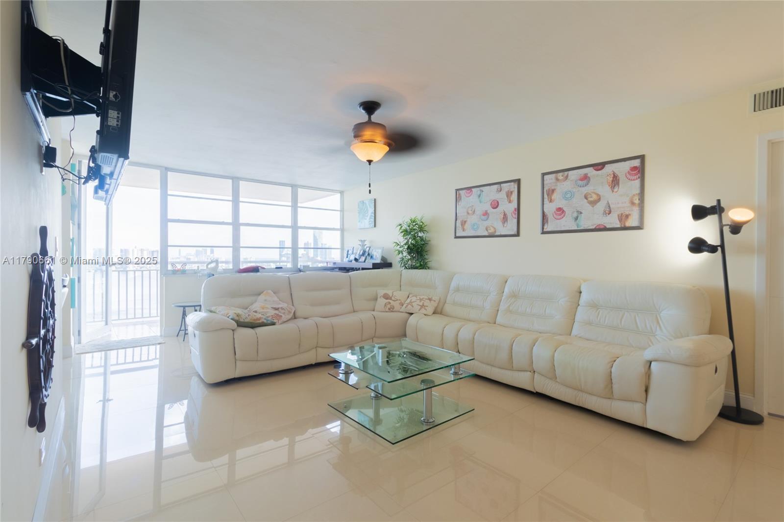 WINSTON TOWERS 200 - Residential