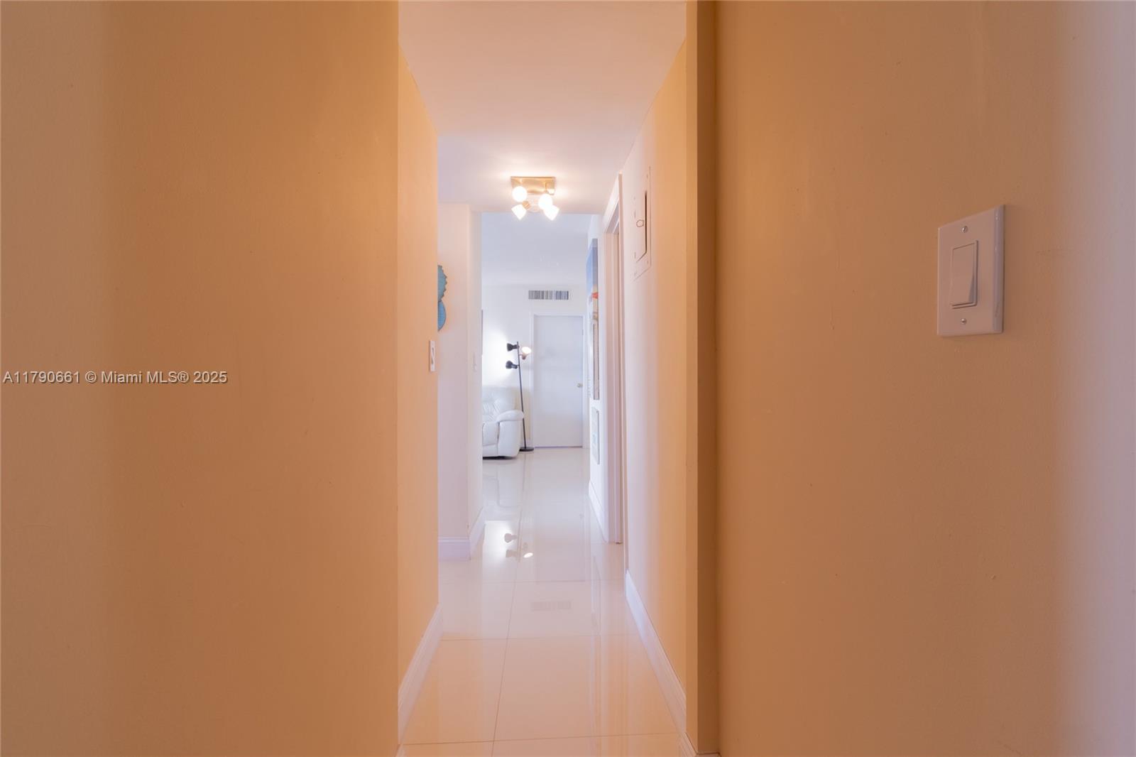 WINSTON TOWERS 200 - Residential