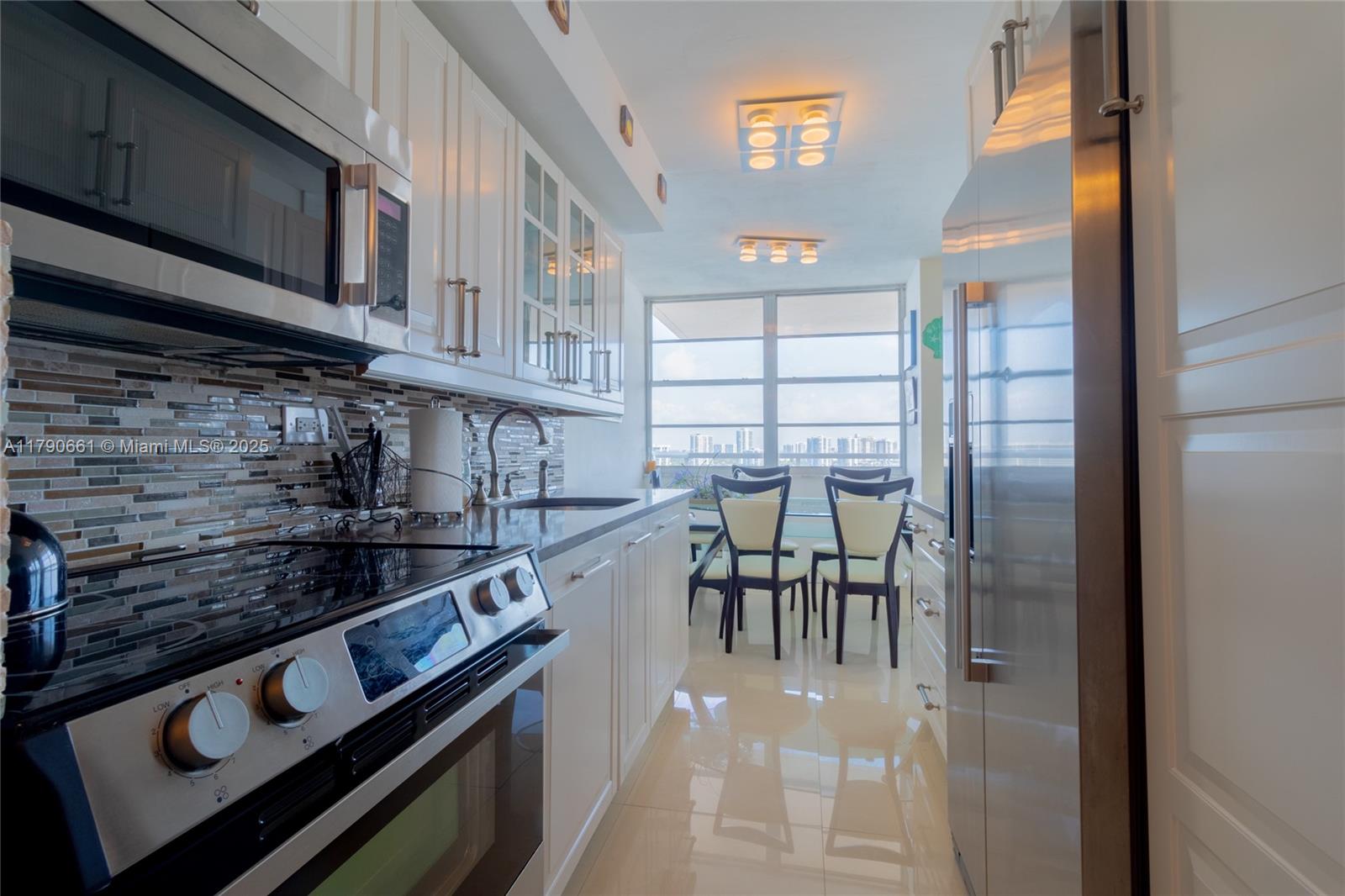 WINSTON TOWERS 200 - Residential