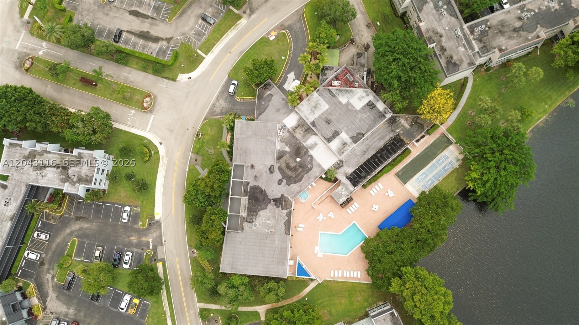 LIME BAY CONDOMINIUM 8 - Residential
