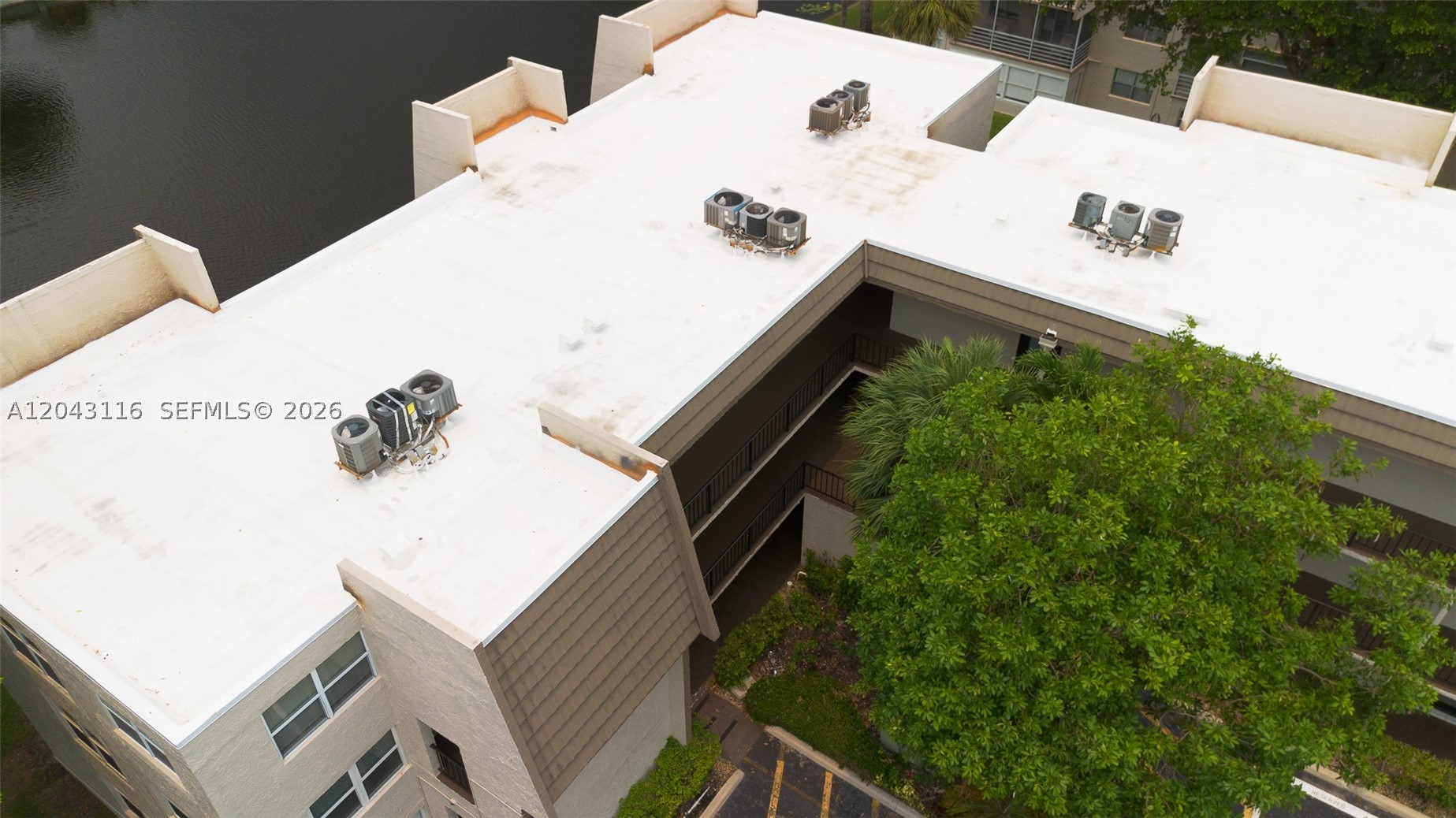 LIME BAY CONDOMINIUM 8 - Residential