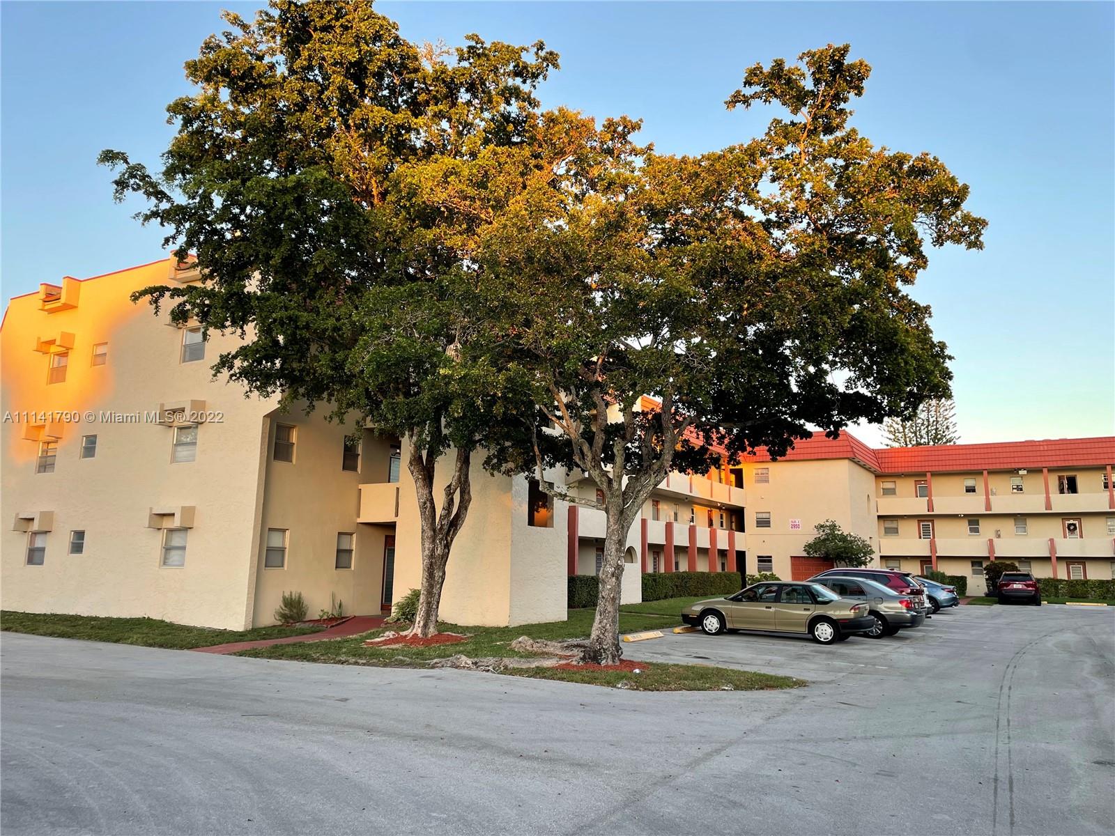 SUNRISE LAKES 2 CONDO - Residential