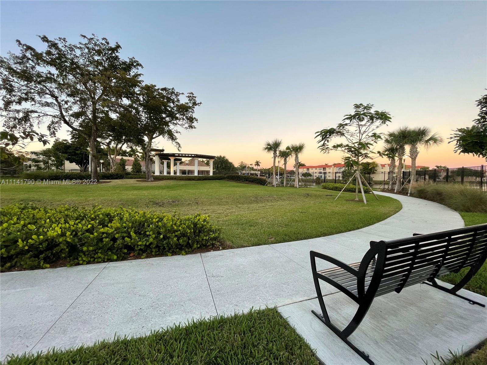 SUNRISE LAKES 2 CONDO - Residential