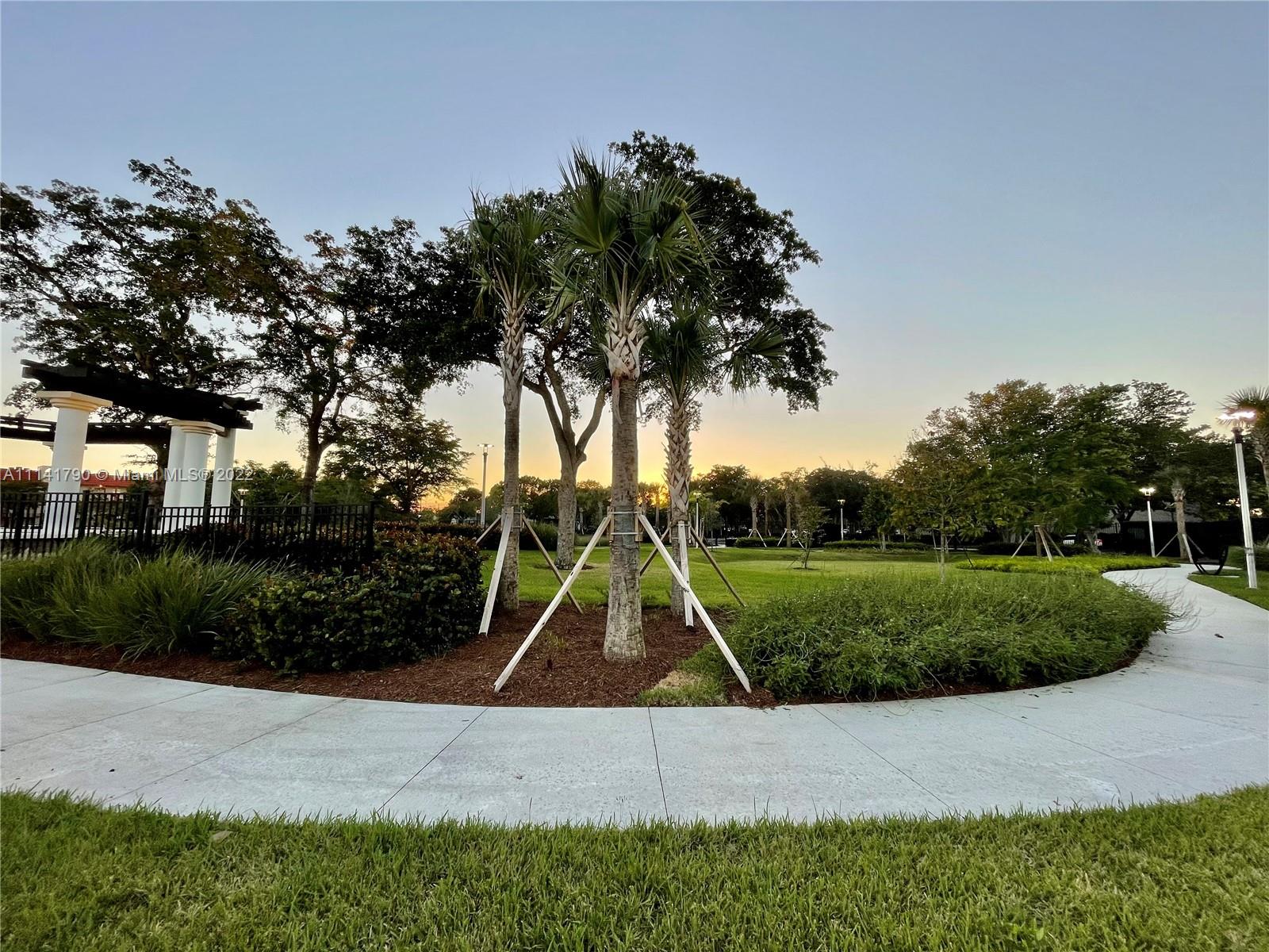 SUNRISE LAKES 2 CONDO - Residential