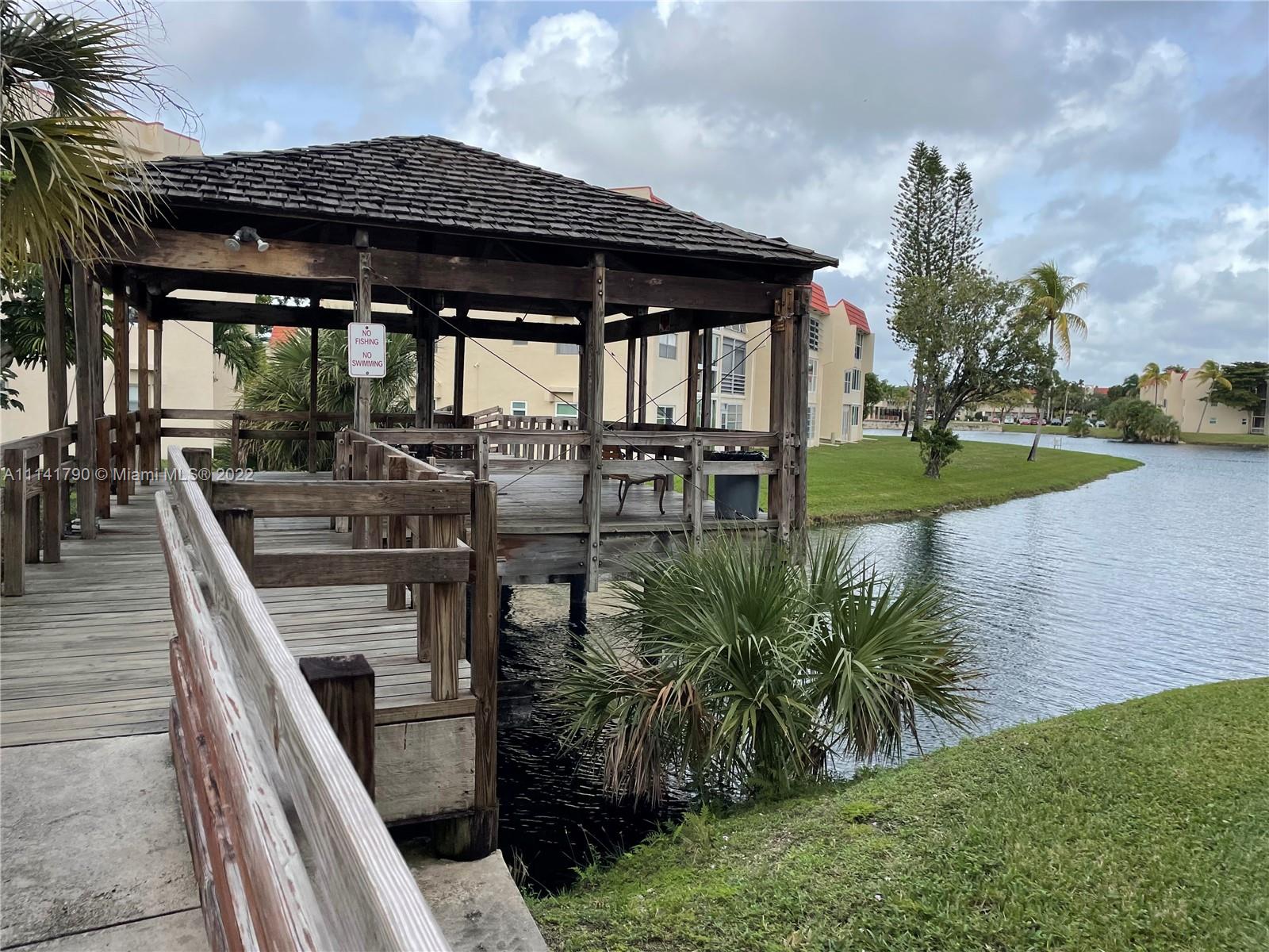 SUNRISE LAKES 2 CONDO - Residential