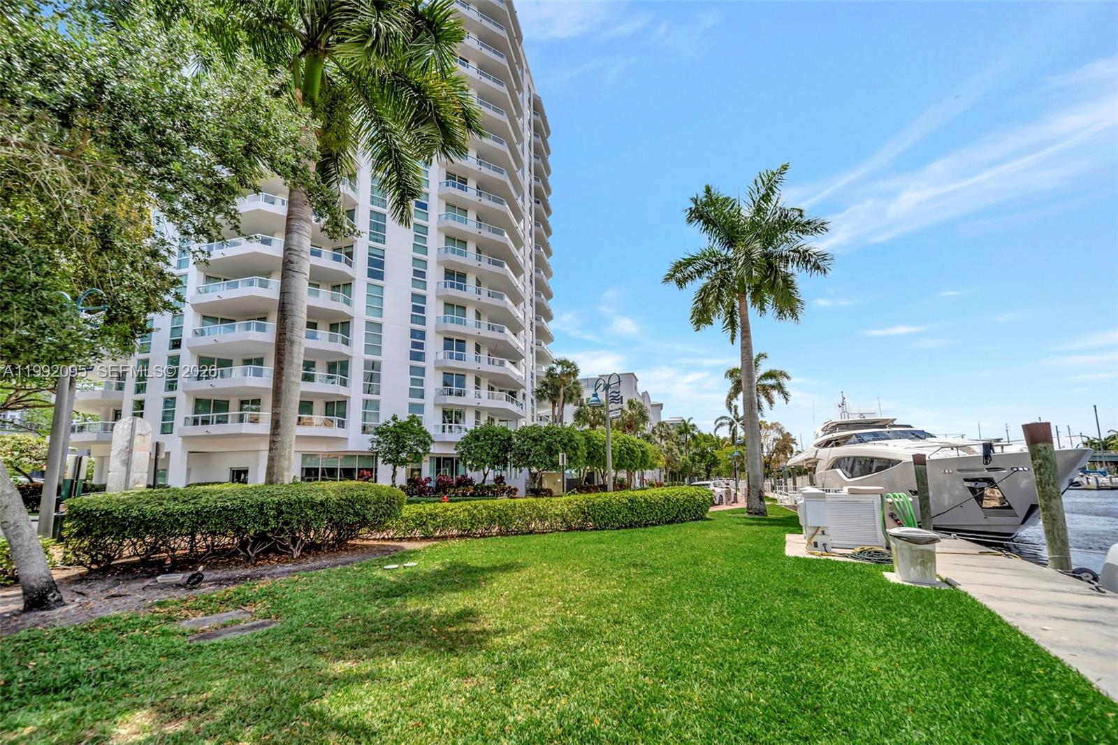 ESPLANADE ON THE NEW RIVE - Residential