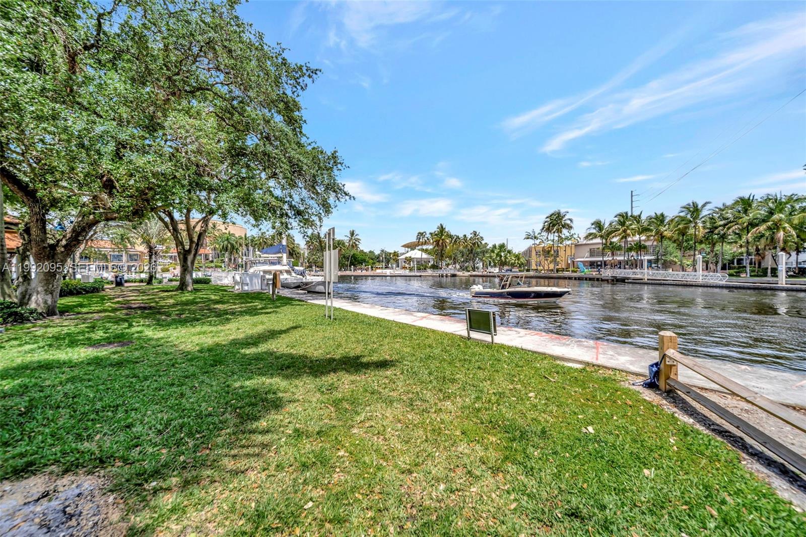ESPLANADE ON THE NEW RIVE - Residential