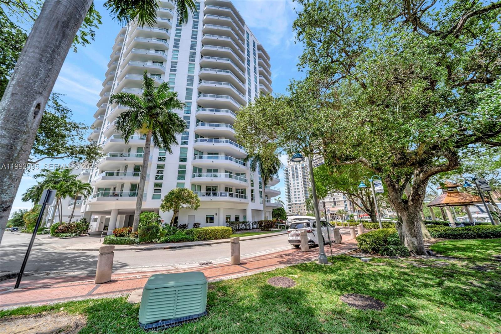 ESPLANADE ON THE NEW RIVE - Residential