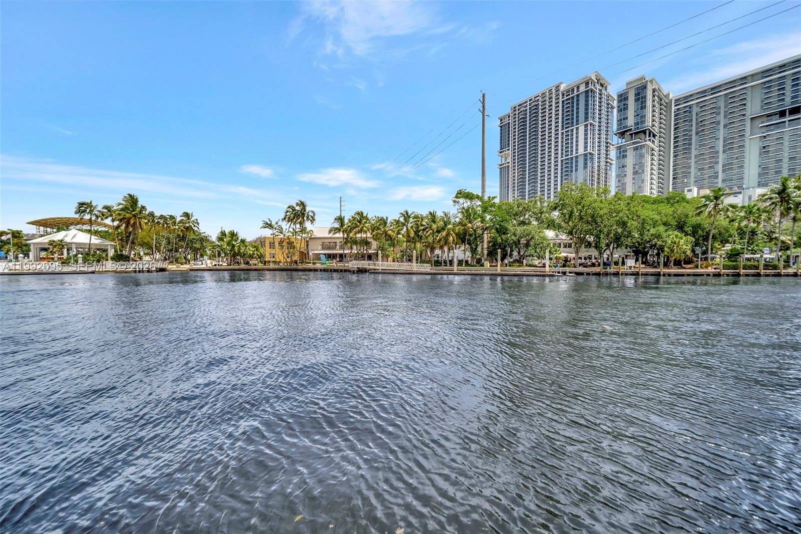 ESPLANADE ON THE NEW RIVE - Residential