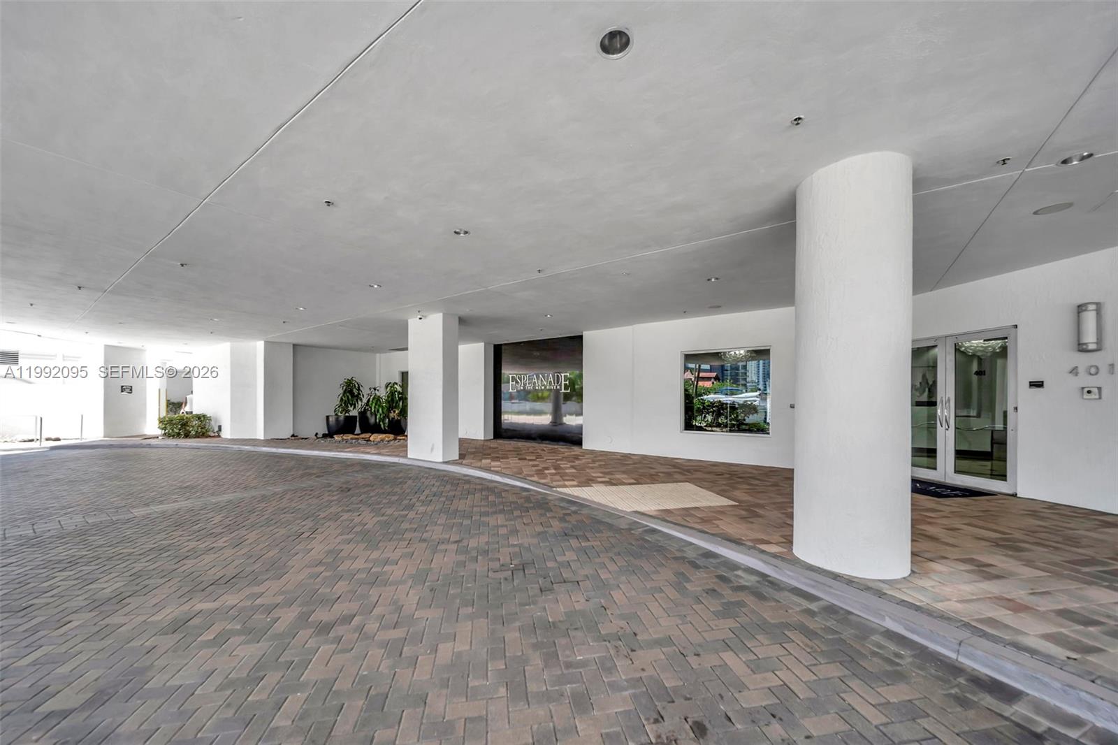 ESPLANADE ON THE NEW RIVE - Residential