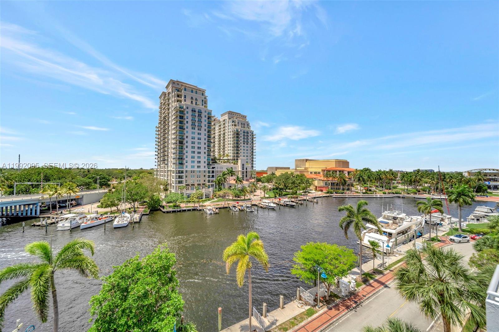 ESPLANADE ON THE NEW RIVE - Residential