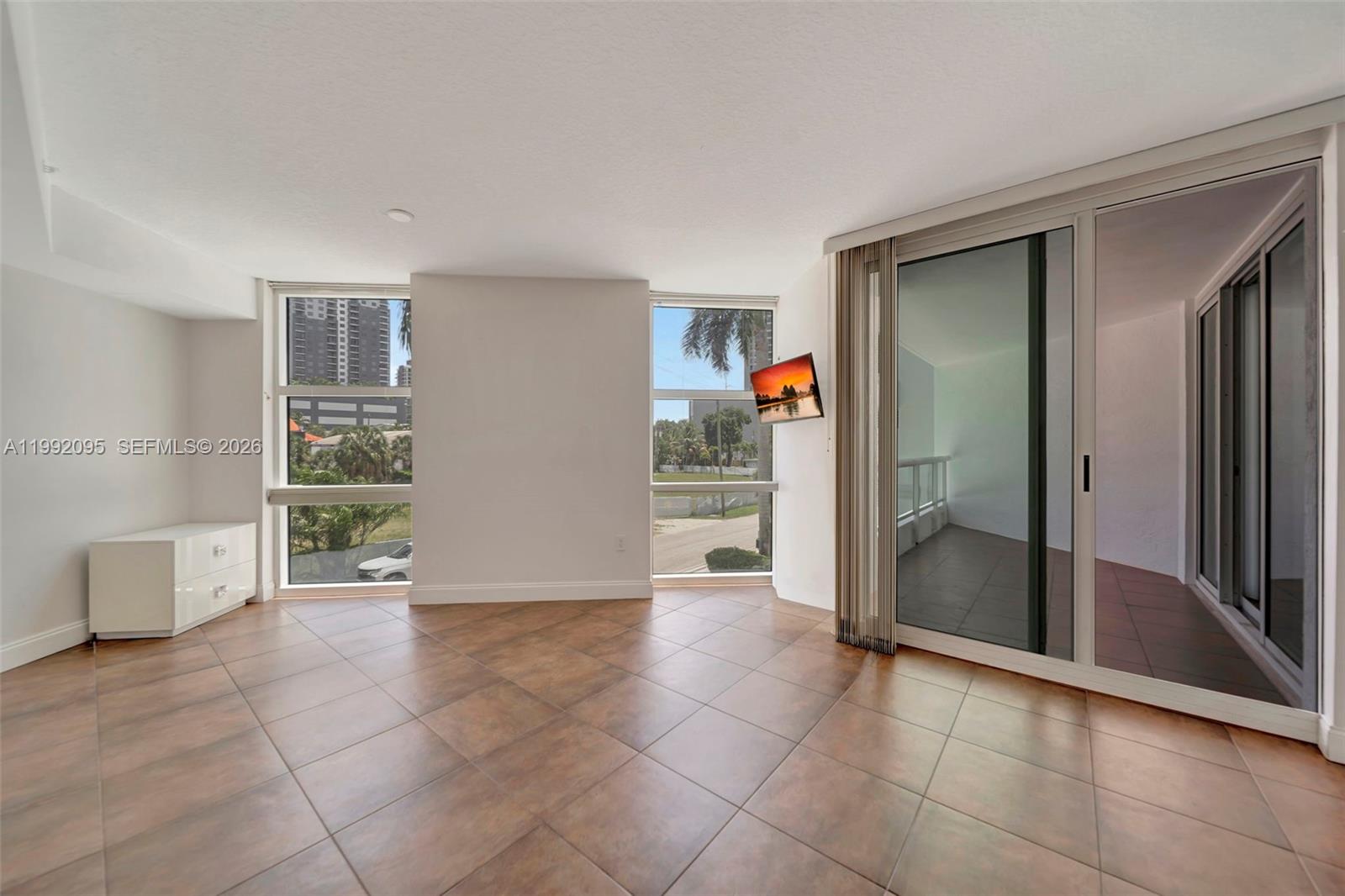 ESPLANADE ON THE NEW RIVE - Residential