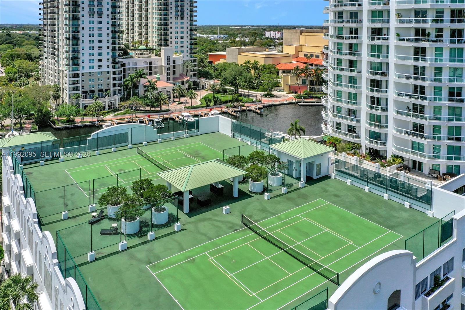 ESPLANADE ON THE NEW RIVE - Residential