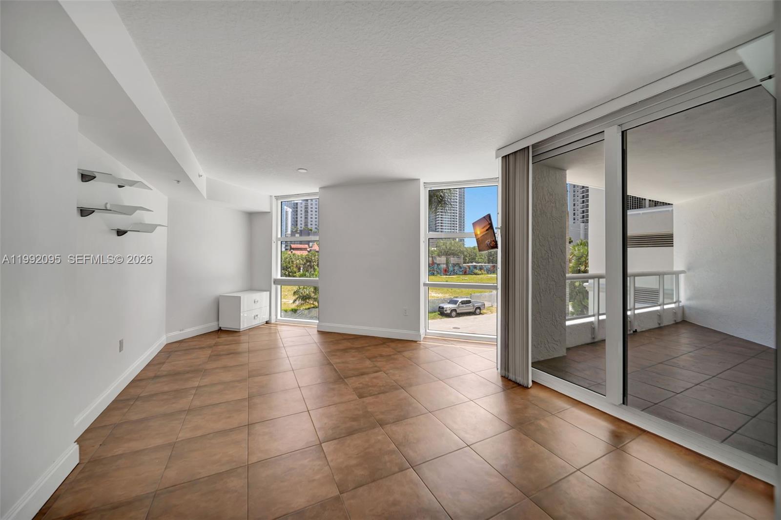 ESPLANADE ON THE NEW RIVE - Residential