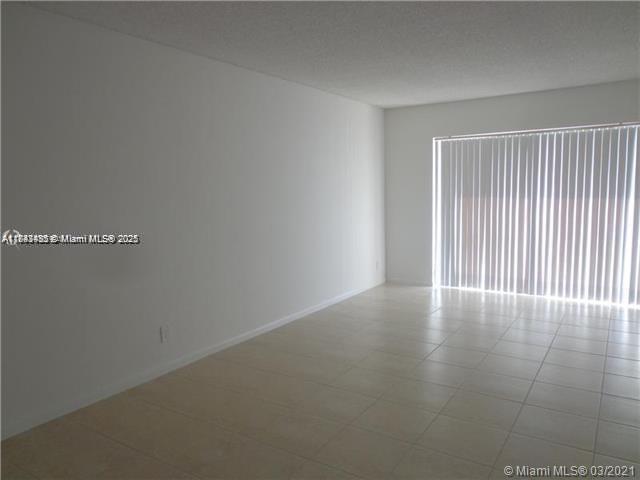 VILLAS AT LAKEVIEW CONDO - Residential
