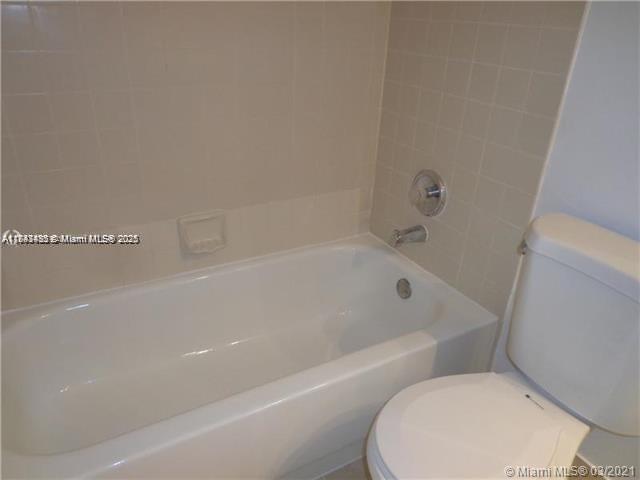 VILLAS AT LAKEVIEW CONDO - Residential