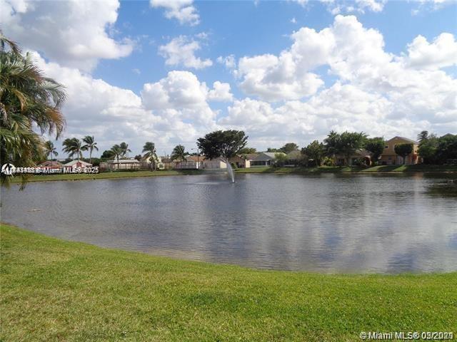 VILLAS AT LAKEVIEW CONDO - Residential