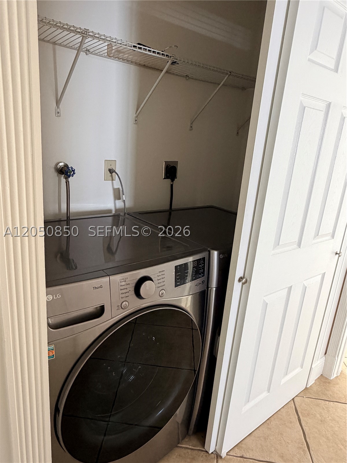 SUNSET MANSIONS - Residential Lease