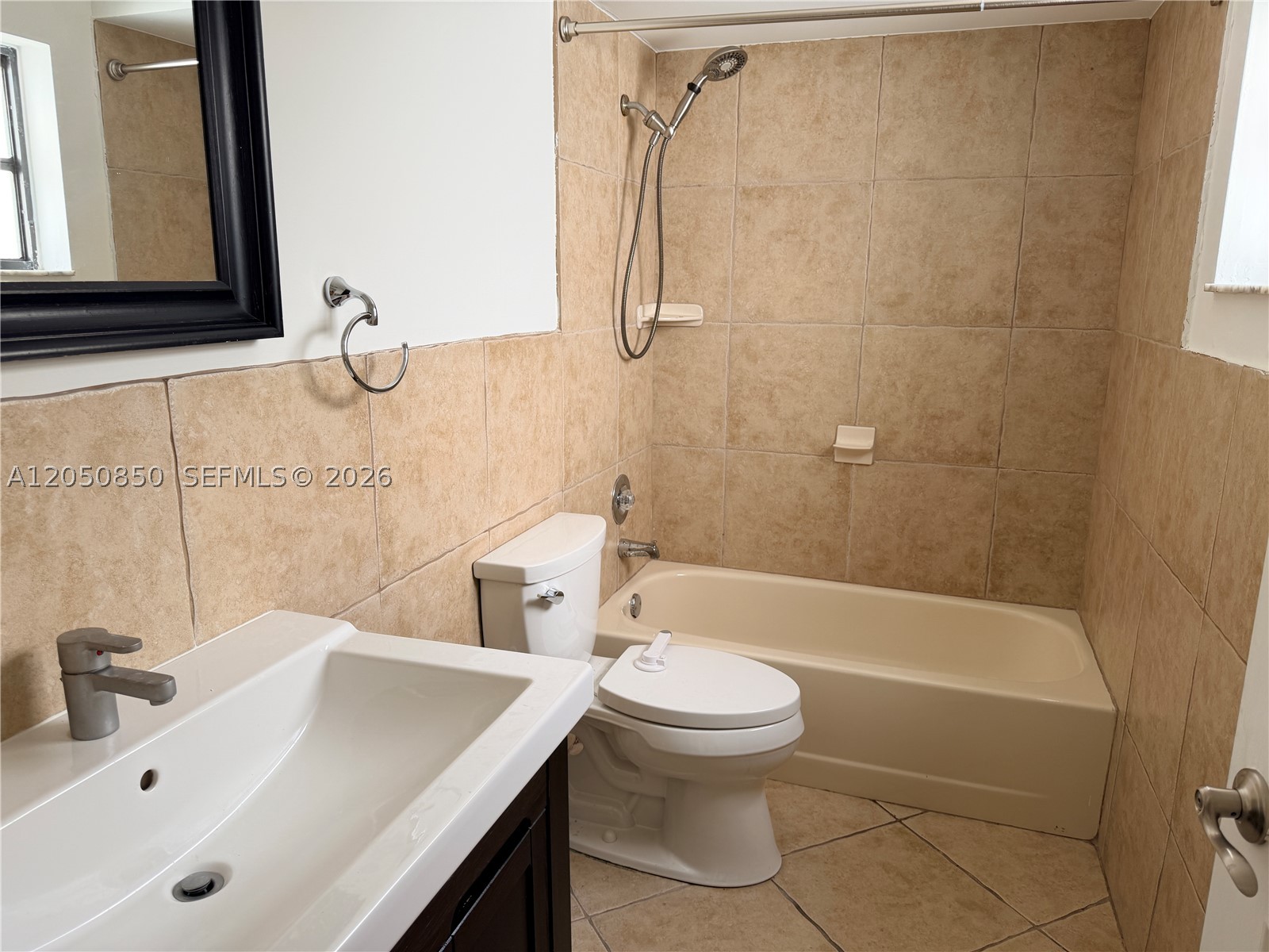 SUNSET MANSIONS - Residential Lease