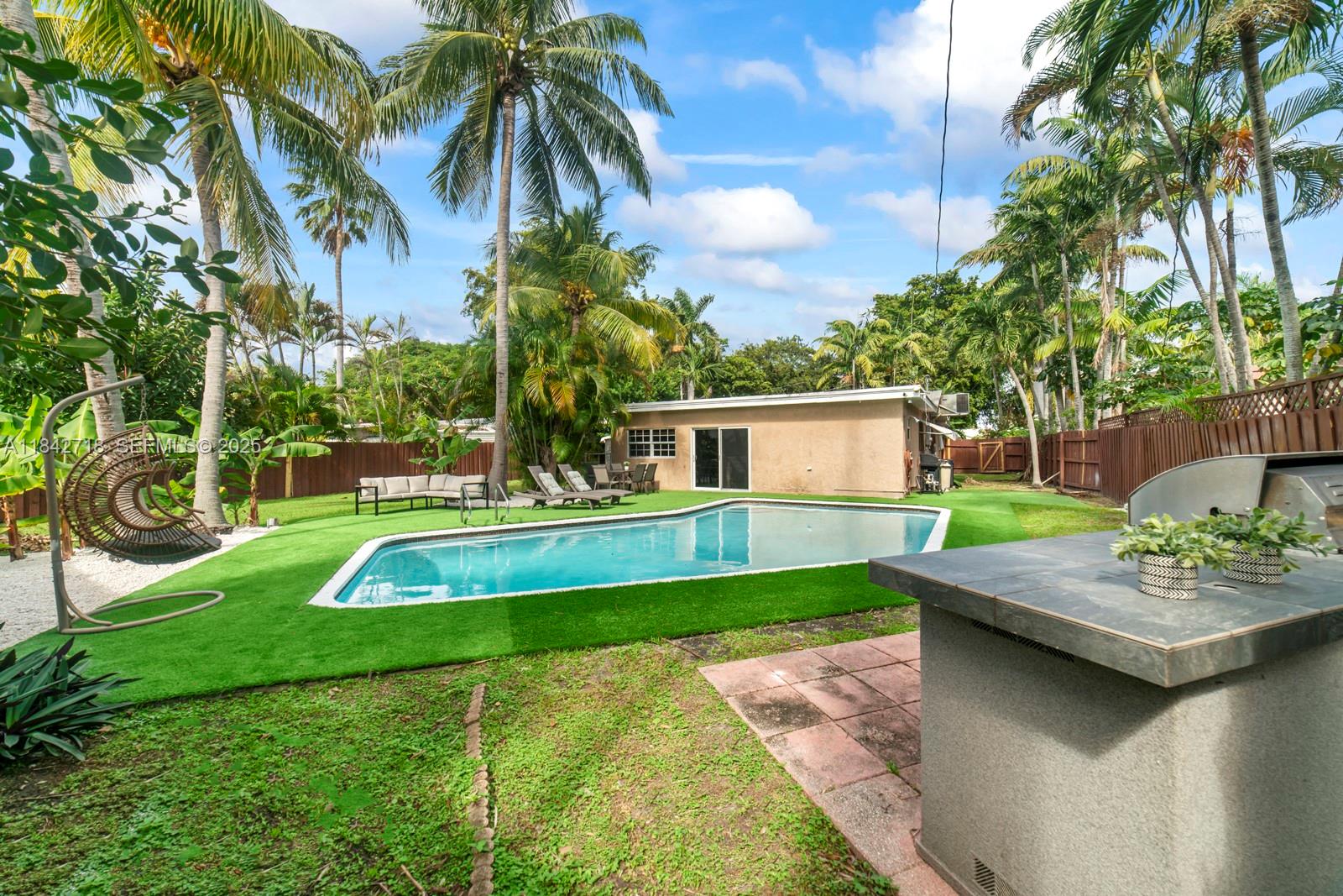 SUNSET ISLES SEC 3 - Residential