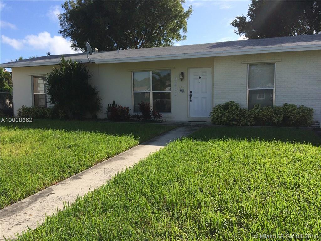 This 3 bedroom, 1 bath home needs TLC!! It is in its original condition. Paneling throughout, newish carpet except in kitchen. Easy to modernize. The property is what makes this place. Sitting on the canal with plenty of room in the yard to add on, or for a boat.
Neighbors are very friendly. Selling "AS IS".