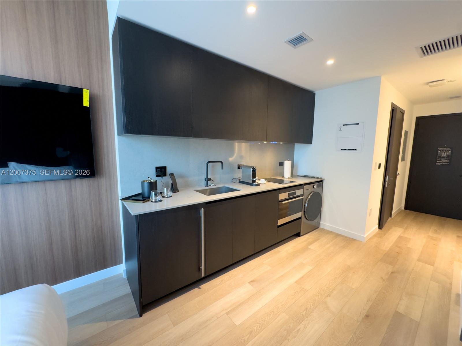 E11EVEN - Residential